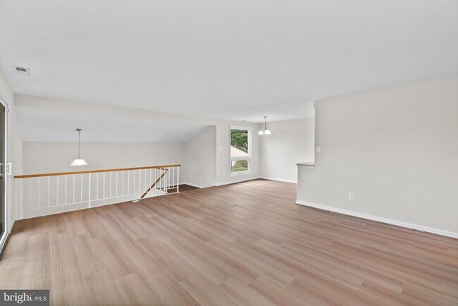 Building Photo - 544 Glen Ct
