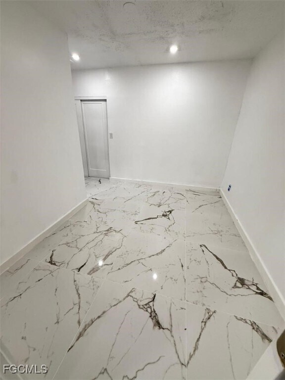 Building Photo - 2005 Mariner Ct