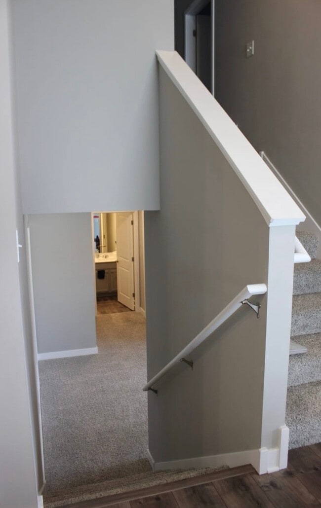 Building Photo - 11624 Pineridge Way N