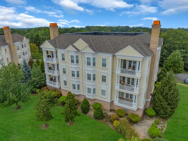 Building Photo - 1021 Oval Rd