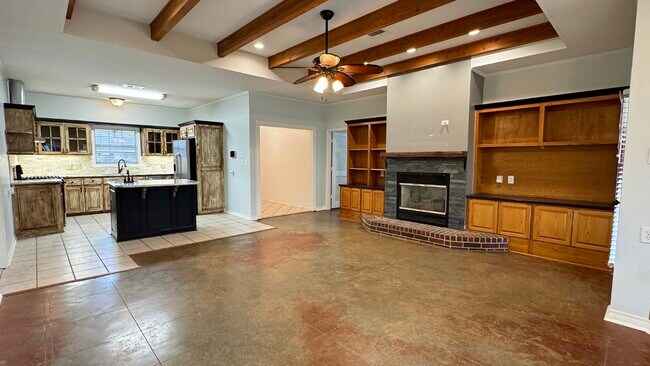 Building Photo - 203 Williamsburg Dr