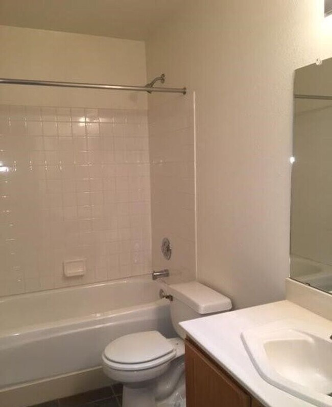 Building Photo - 7078 W Hunnington Dr
