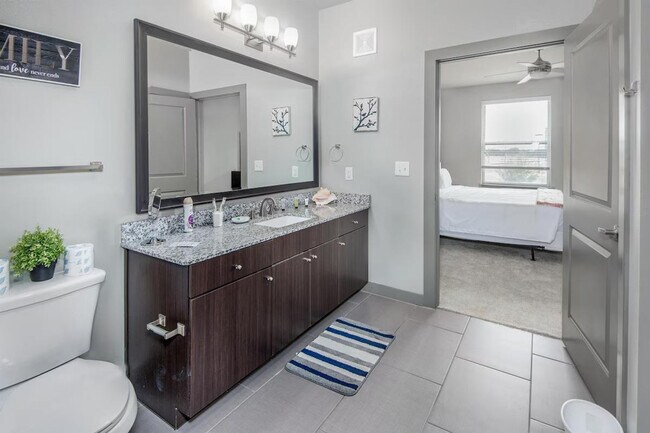 Building Photo - 1628-1898-1898 Wyndale St