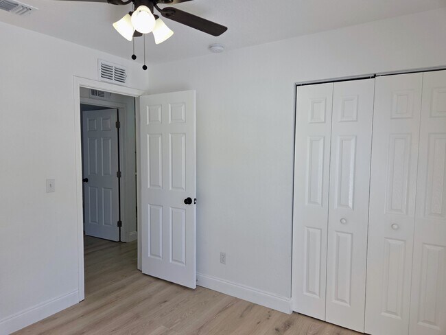 Building Photo - 3150 Emerson Ave S