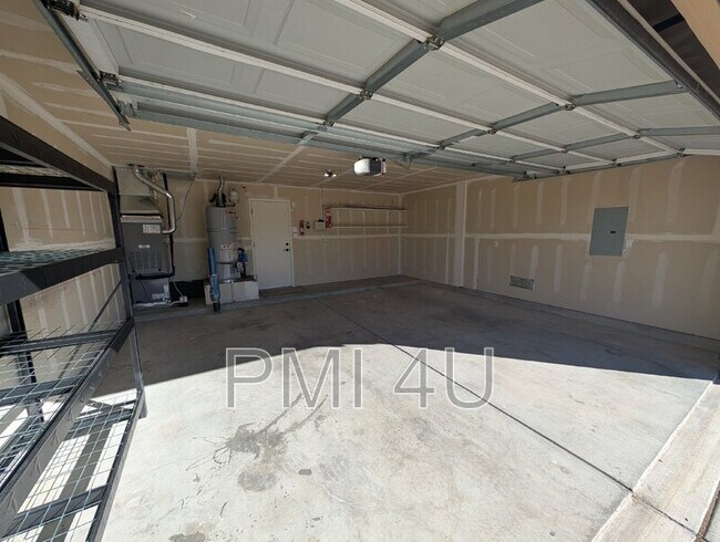 Building Photo - 12612 Carmel Ct NE