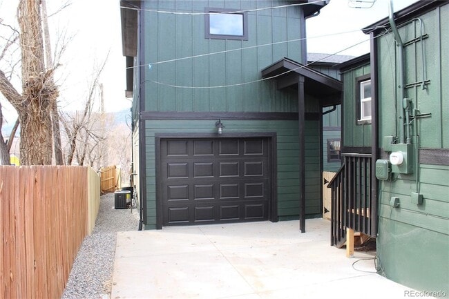 Building Photo - 1811 W Bijou St