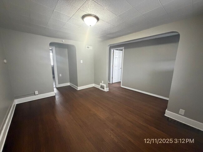 Building Photo - 2311 California Ave