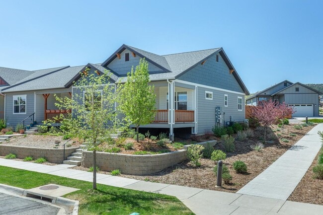 Building Photo - 241 Sierra Vista St