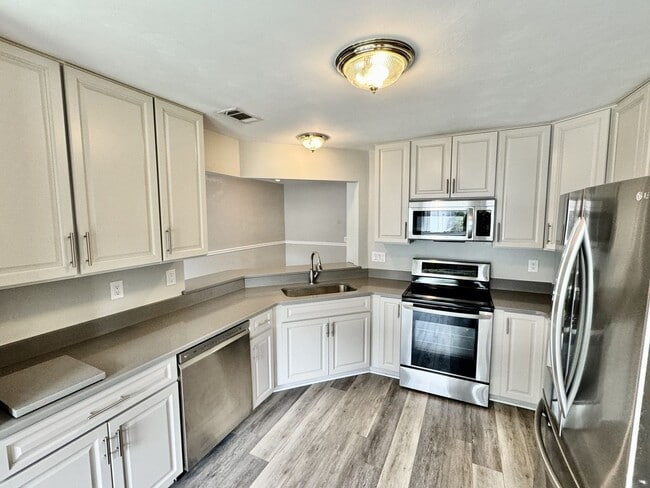 Building Photo - Ready 06-17-26 in Sawyers Mill - Ranch Home w/Loft On Cul-De-Sac! Pet Friendly - Grassfield High ...