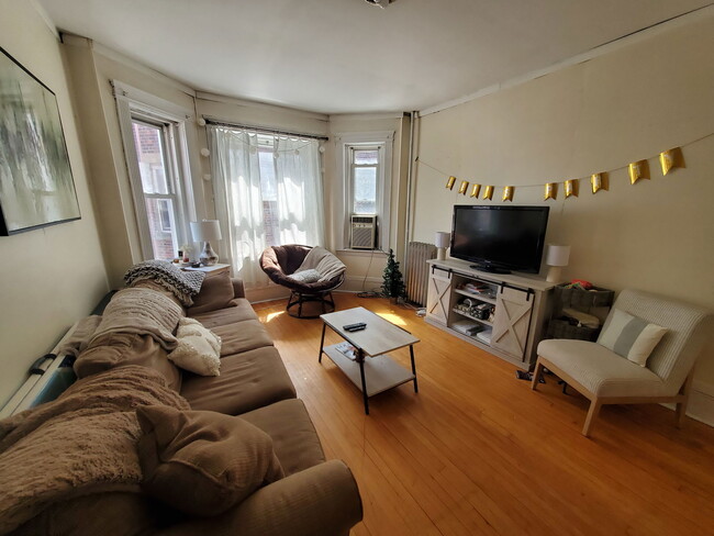 Primary Photo - 12 Royce Rd