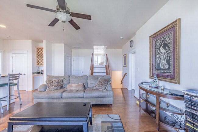 Building Photo - 101 Swan Cove Ln