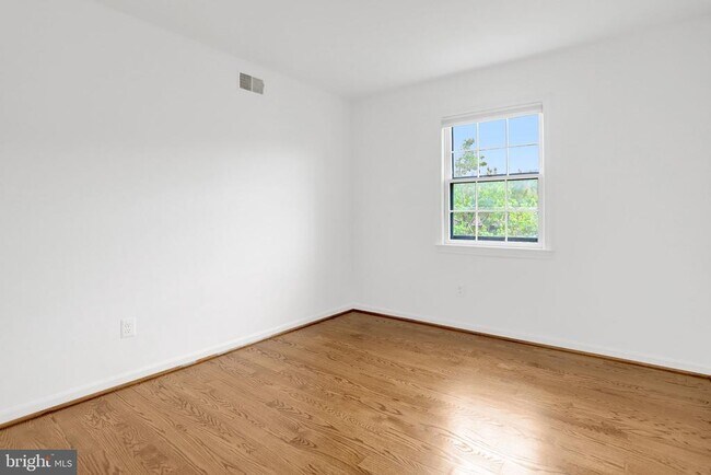 Building Photo - 2225 N Tuckahoe St