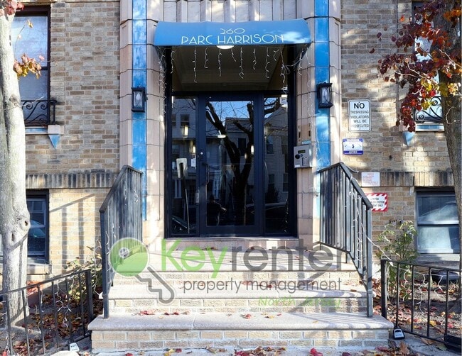 Building Photo - Freshly Updated 1-Bedroom Condo Across from Lincoln Park – Jersey City