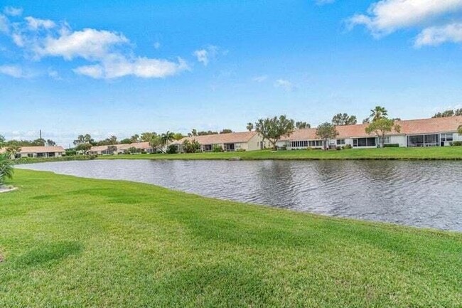 Building Photo - 6114 Heliconia Rd