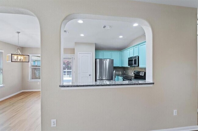 Building Photo - 519 Pinnacle Dr