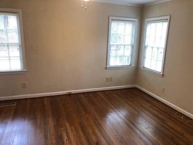 Building Photo - Great Emory Area Rental