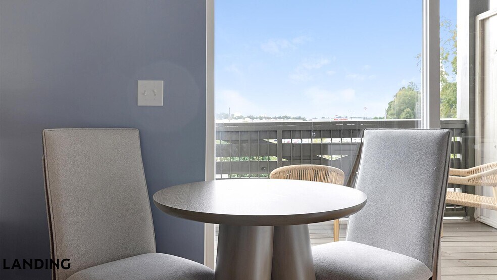 Building Photo - 1000 Forestview Dr