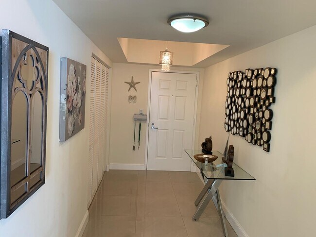 Building Photo - 16699 Collins Ave