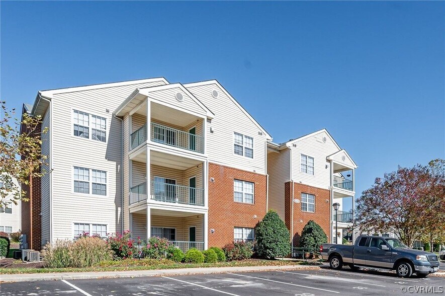 Building Photo - 9410 Links Ln