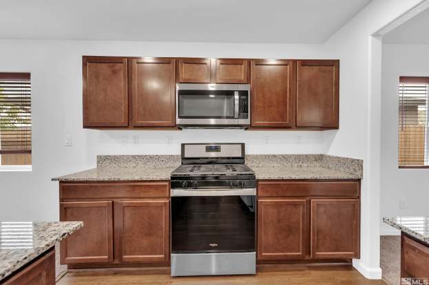 Building Photo - 698 Valmy Dr