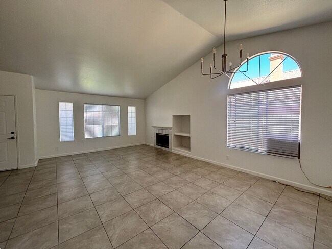 Building Photo - Renovated Spacious East Lancaster Single Story Home