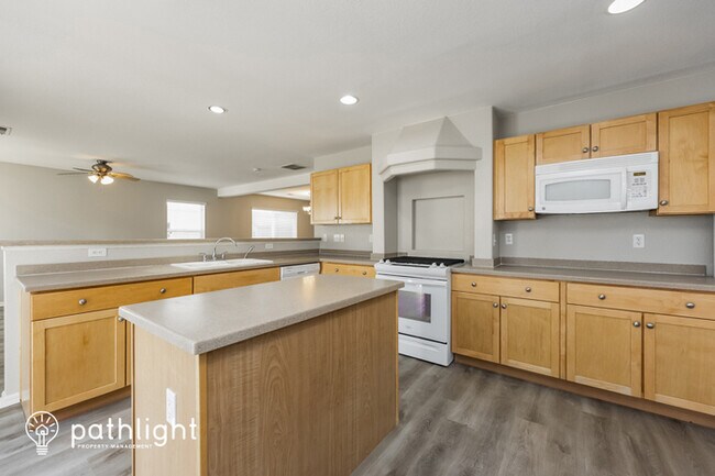 Building Photo - 7837 Candlelight Ln, Fountain, CO, 80817