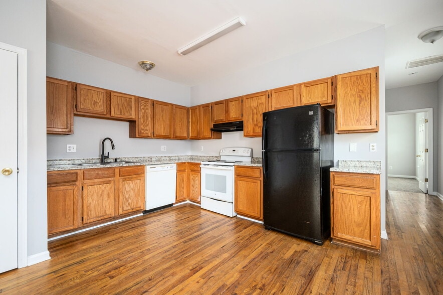 Kitchen - 1026 Sims Ave NW