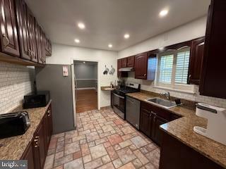 Building Photo - 8613 Leonard Dr
