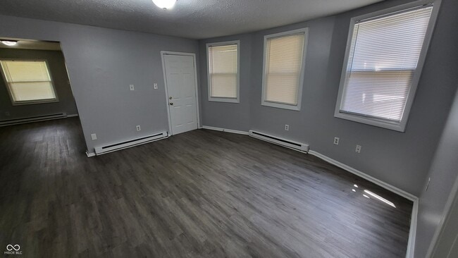 Building Photo - 86 N Holmes Ave