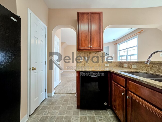 Building Photo - 805 Parkland Pl