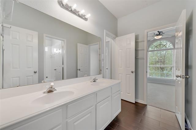 Building Photo - 1611 Tanglewood Dr
