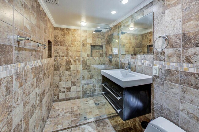 Building Photo - 8613 SW 79th Pl