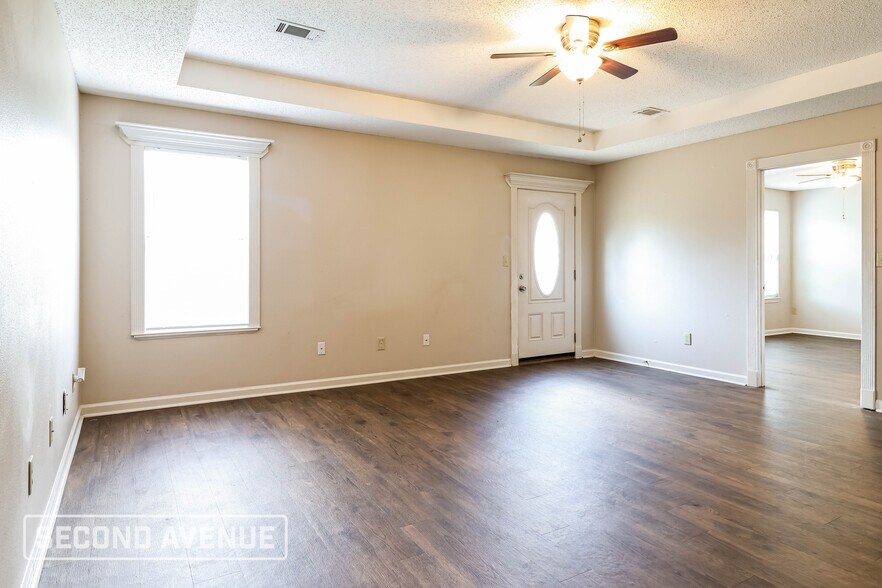 Building Photo - 328 Gathering House Dr