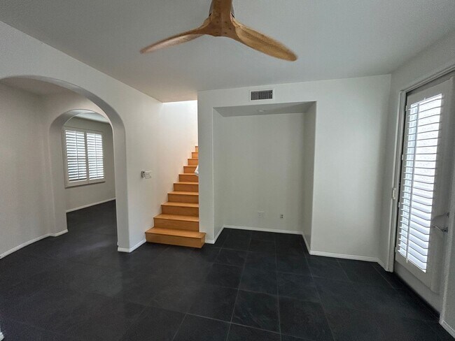 Building Photo - New! 3BD/2.5BA Two-Story Condo in Qual Hill Irvine! *MOVE-IN SPECIAL*