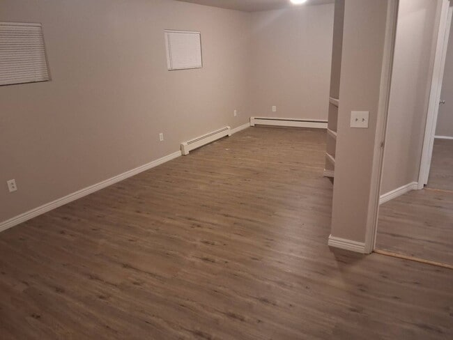 Building Photo - 3 Bed/ 1 Bath House