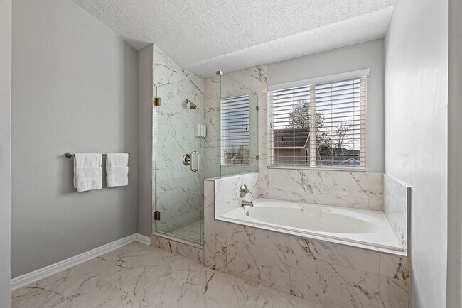 Building Photo - 1162 Cave Hollow Ln