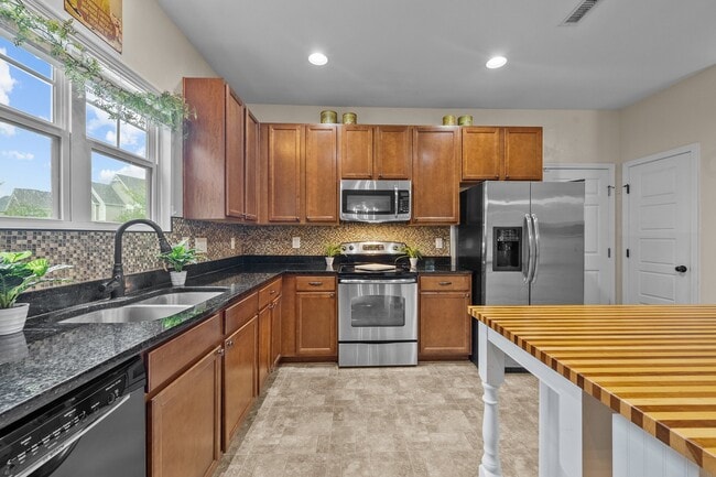 Building Photo - 431 Bald Cypress Ln