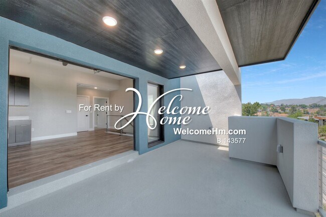 Building Photo - Coming Soon - NEWER Luxury Town Home Centr...