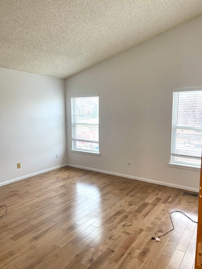 Building Photo - Newly updated home for rent in Seven Hills Neighborhood