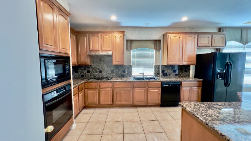 Building Photo - 5531 Cranston Ct
