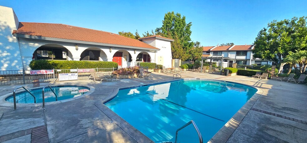 Pool Access - 1910 W Palmyra Ave
