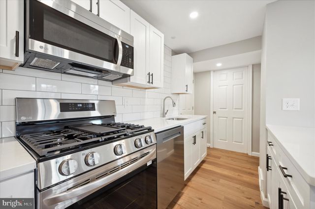 Building Photo - 137 E Laughead Ave