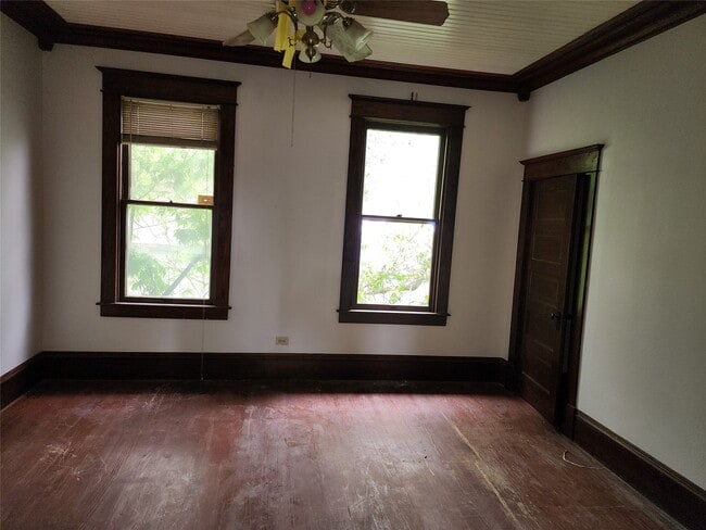 Building Photo - 403 Farquhar St