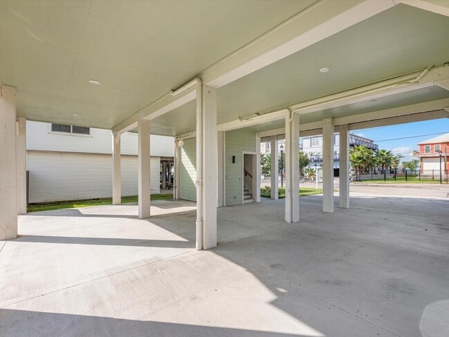 Building Photo - 1102 64th St