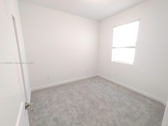 Building Photo - 537 Rivergrass St
