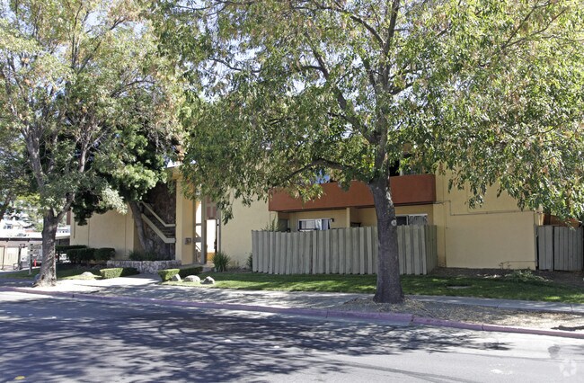 Building Photo - Esplande Apartments