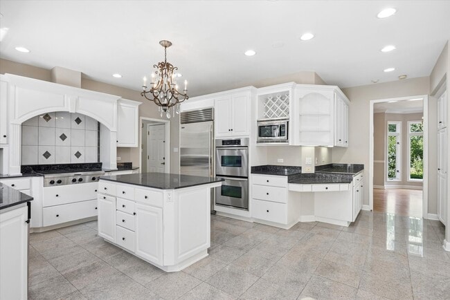 Building Photo - 9336 Falling Waters Dr W