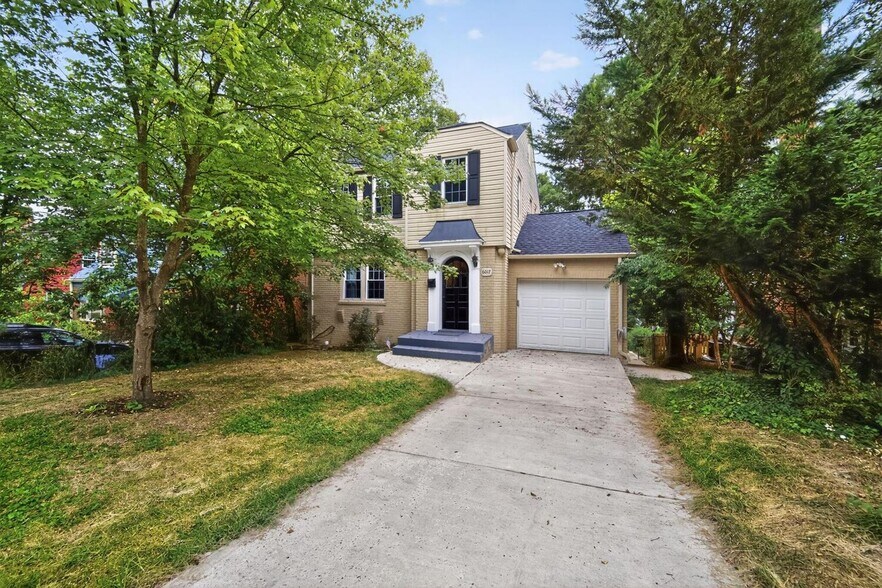 Building Photo - 6017 Inwood St