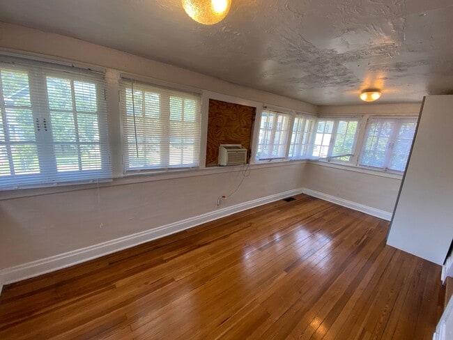 Building Photo - OSU Campus Area Single Family House - Avai...