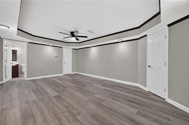 Building Photo - 437 Waterbury Way